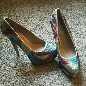Steve Madden Platform Pumps